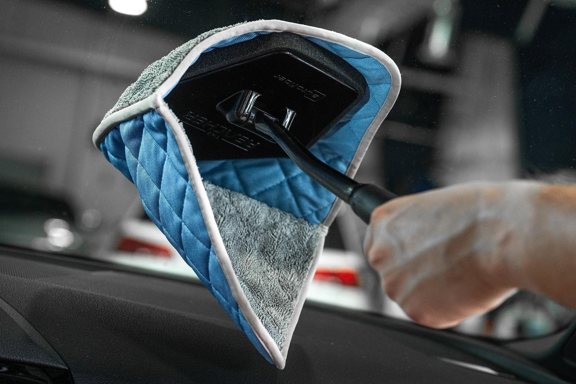CASE: retail [The Reacher] Glass Kit - Glass Flip Towels (3-pack) & Reacher Extension Tool (12/kits)