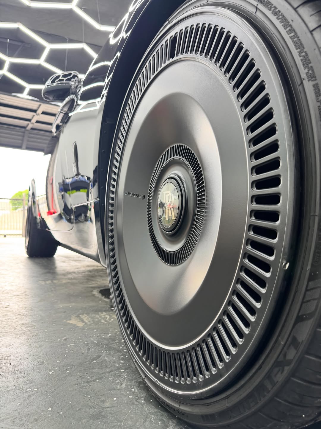 Wheel & Tire